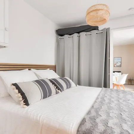 Jolie Maisonnette Avec Terrasse * La Baule