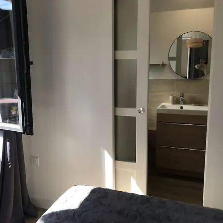 Jolie Maisonnette Avec Terrasse Dom wakacyjny
