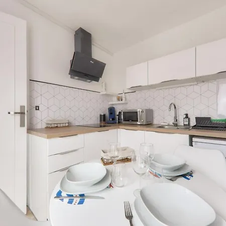 Dom wakacyjny Jolie Maisonnette Avec Terrasse *